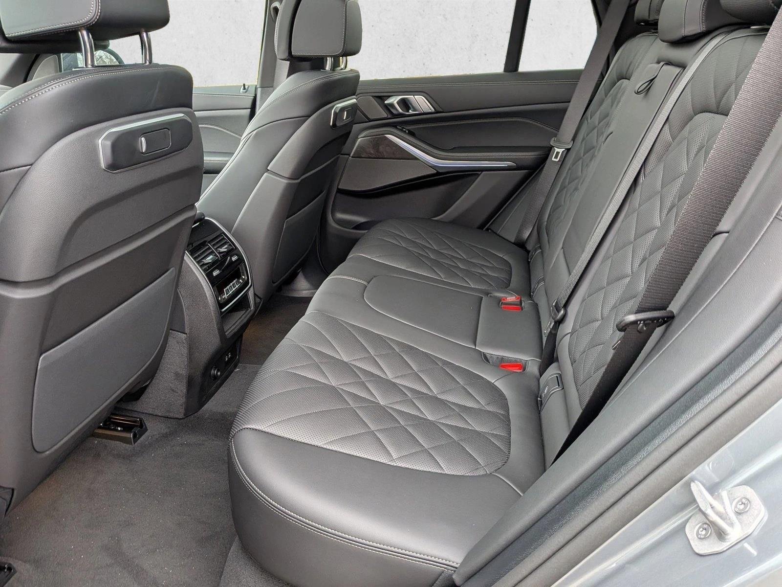 Used 2026 Skyscraper Grey Metallic BMW xDrive50e image 17