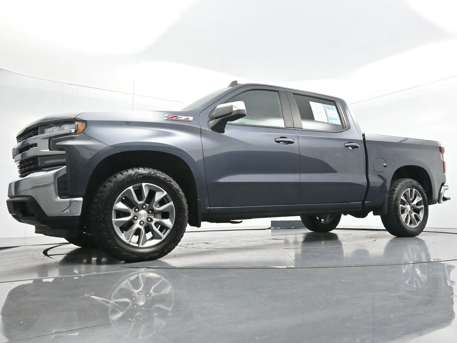 Used 2021 Shadow Gray Metallic Chevrolet LT image 48