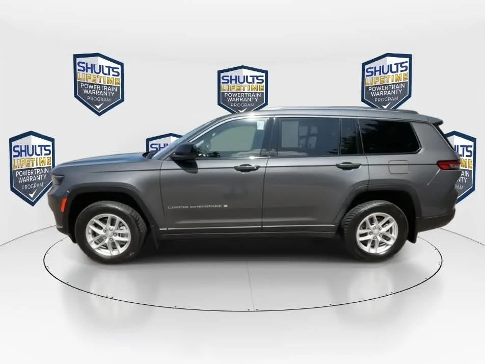 Used 2022 Baltic Gray Metallic Clearcoat Jeep Laredo image 5