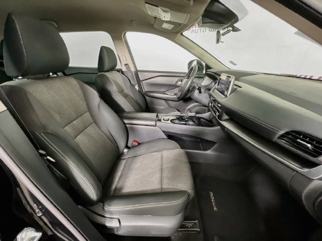 2025 Nissan Rogue SV - Photo 38