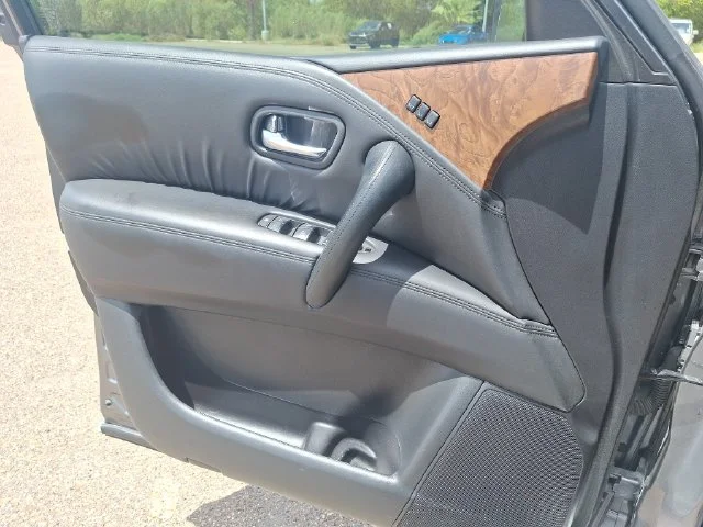 Used 2023 Gray Nissan SL image 10