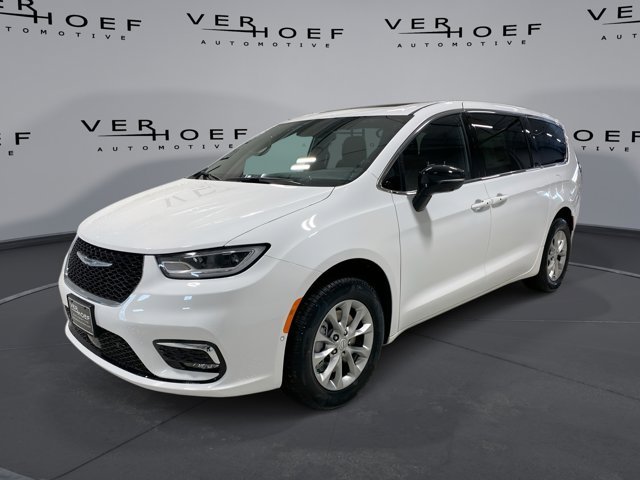 2026 Chrysler Pacifica Limited AWD's photo