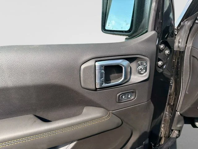 New 2026 Black Clear-Coat Exterior Paint Jeep Sahara image 18