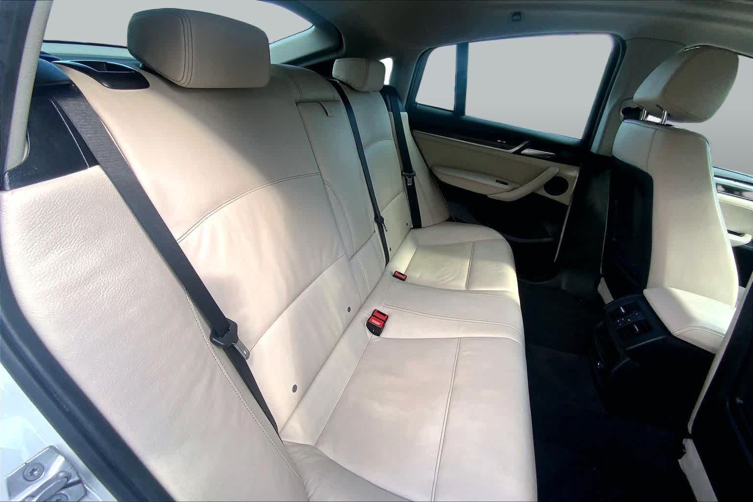 Used 2017 Alpine White BMW xDrive28i image 19