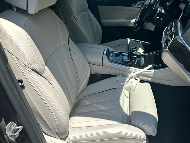 Used 2021 Gray BMW xDrive40i image 13