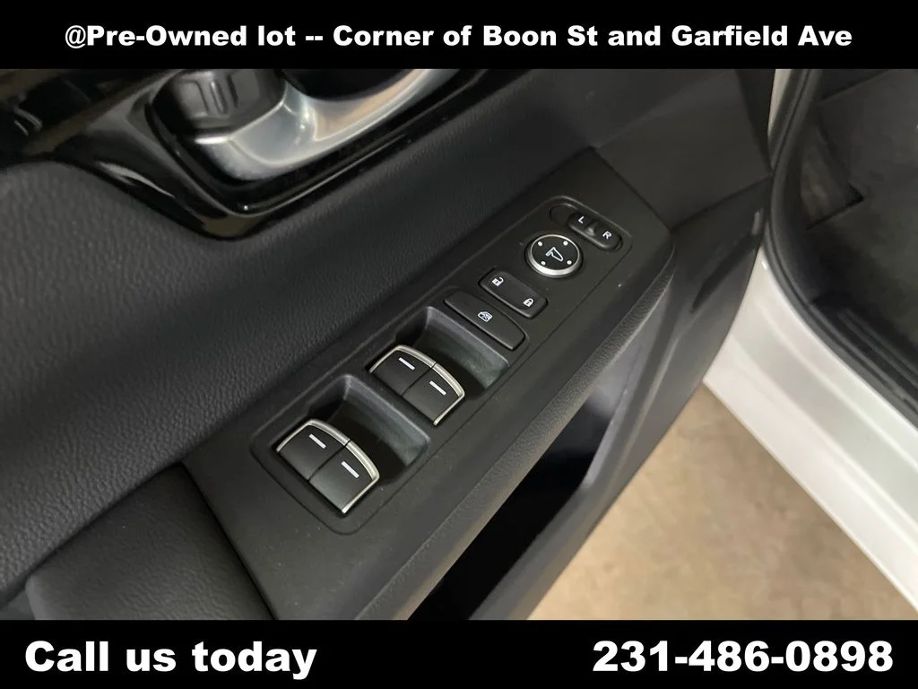 Used 2023  Honda EX-L image 15