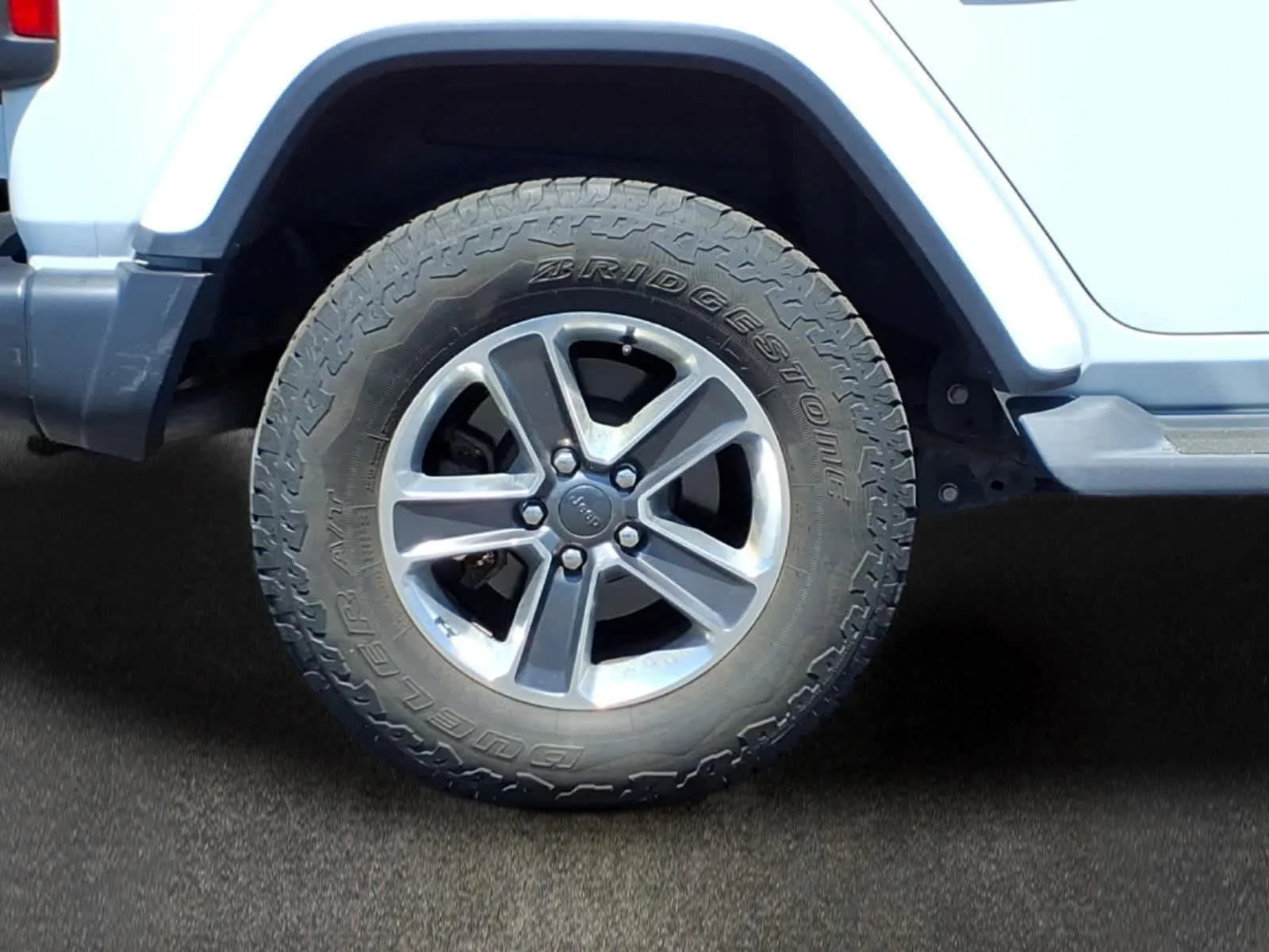 Used 2020 Bright White Clearcoat Jeep Sahara image 4