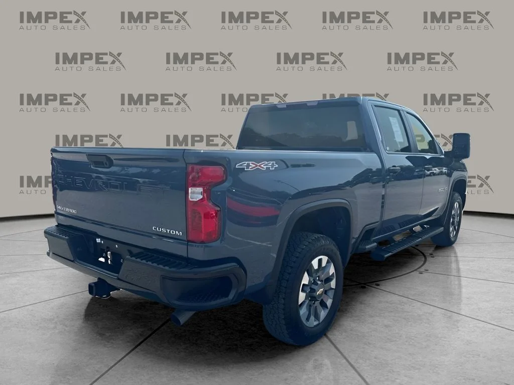 Used 2025 Blue Chevrolet Custom image 3