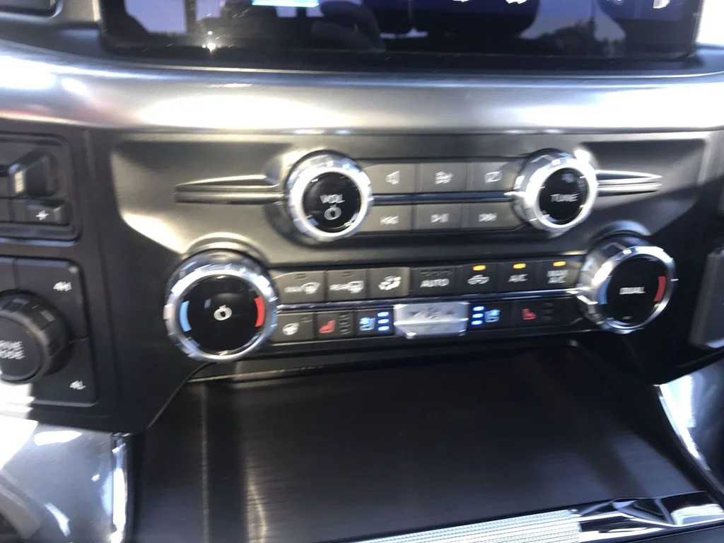 Used 2023 Blue Ford Lariat image 19
