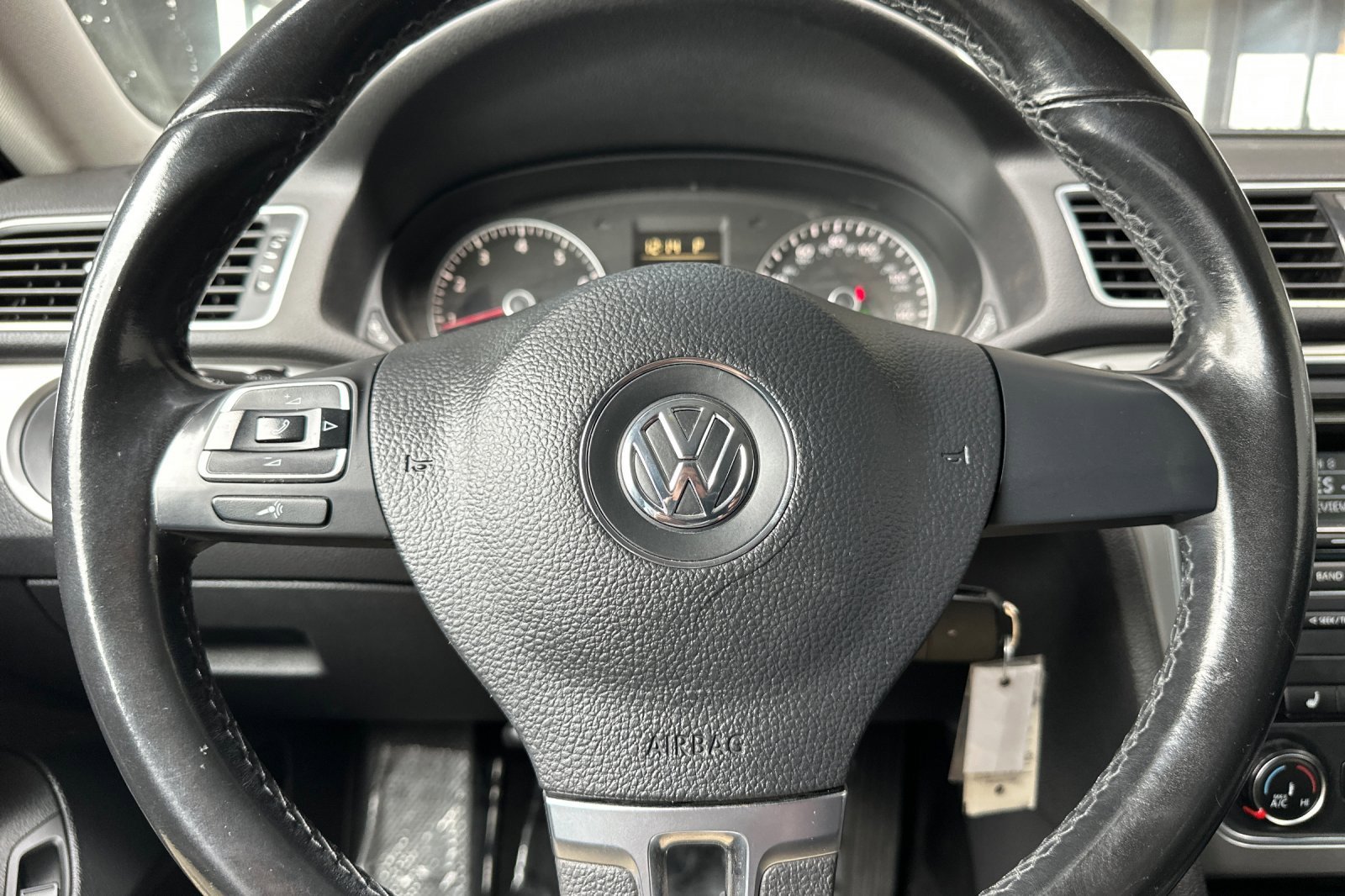 Used 2015 Silver Volkswagen  image 20
