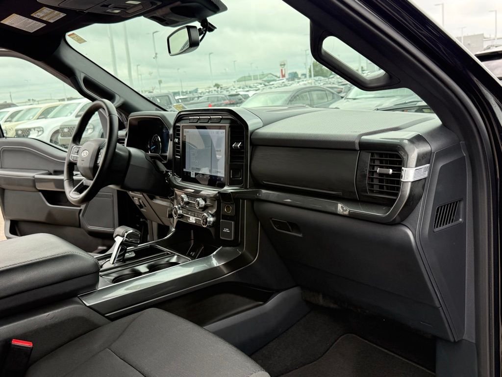 Used 2023 Black Ford XLT image 17