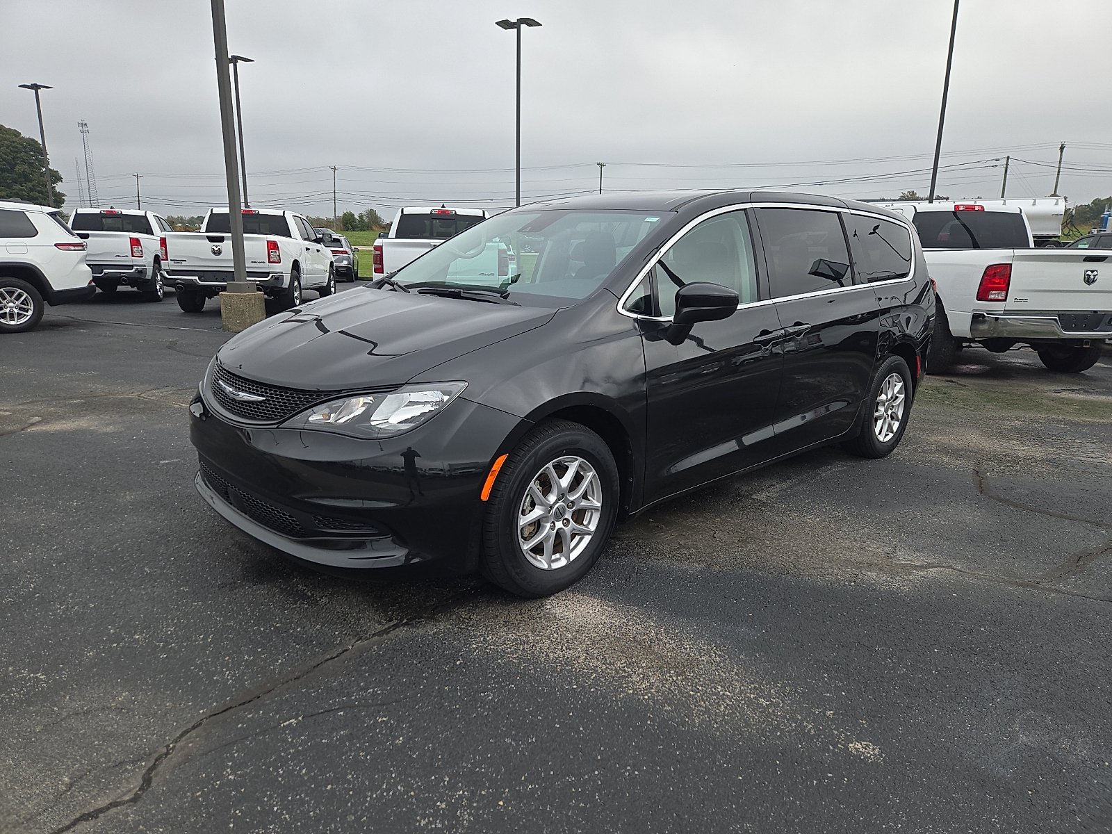2023 Chrysler Voyager