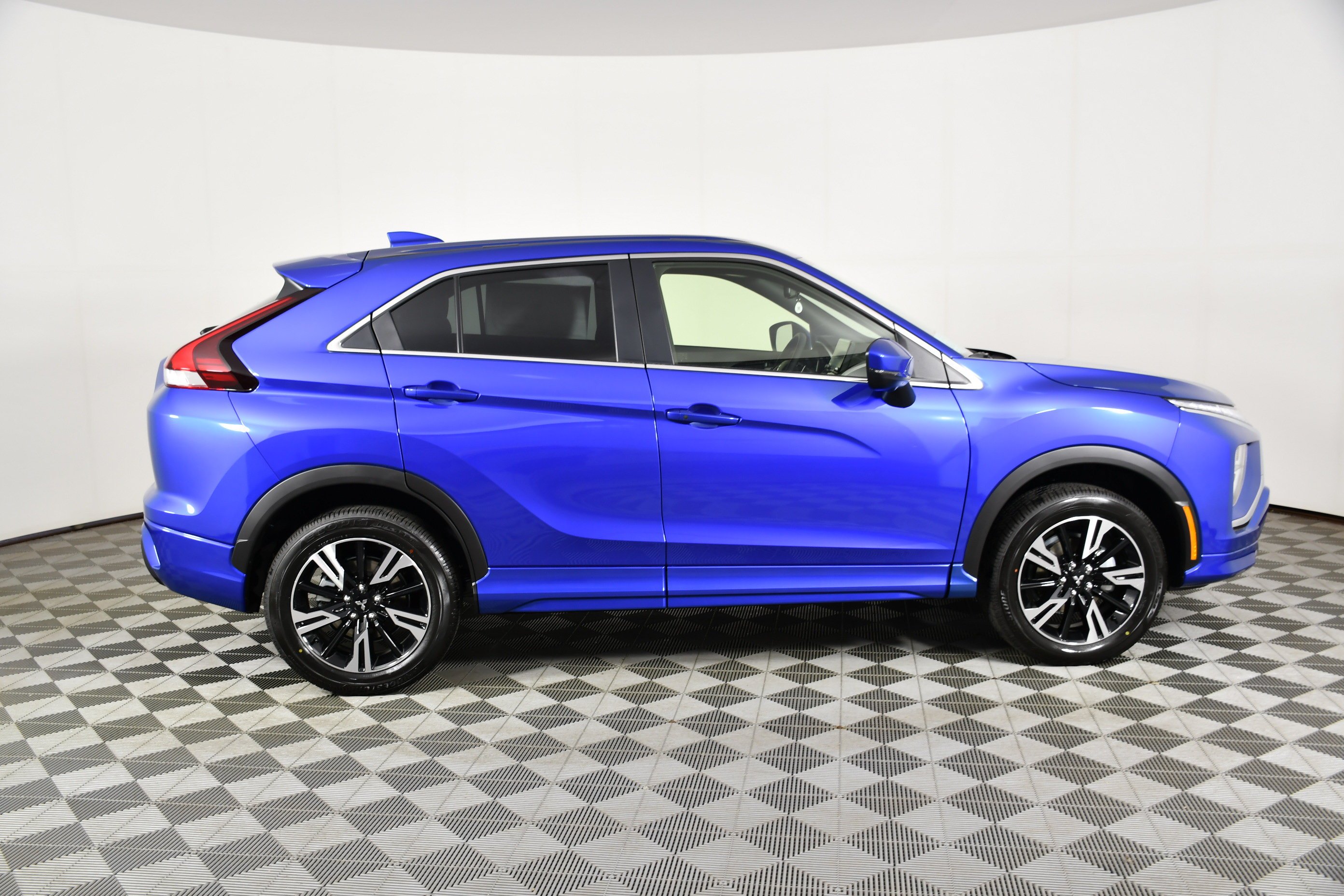 New 2026 Lightning Blue Metallic Mitsubishi SEL 1.5T S-AWC image 5