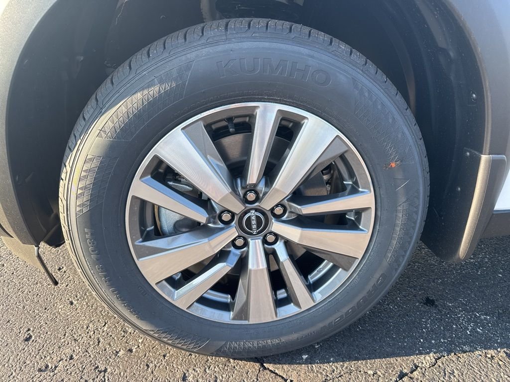 New 2026 Everest White Pearl TriCoat Nissan SL image 9