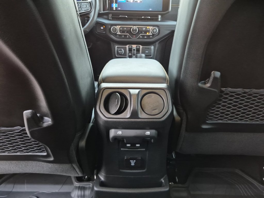 Used 2025  Jeep Rubicon 392 image 30