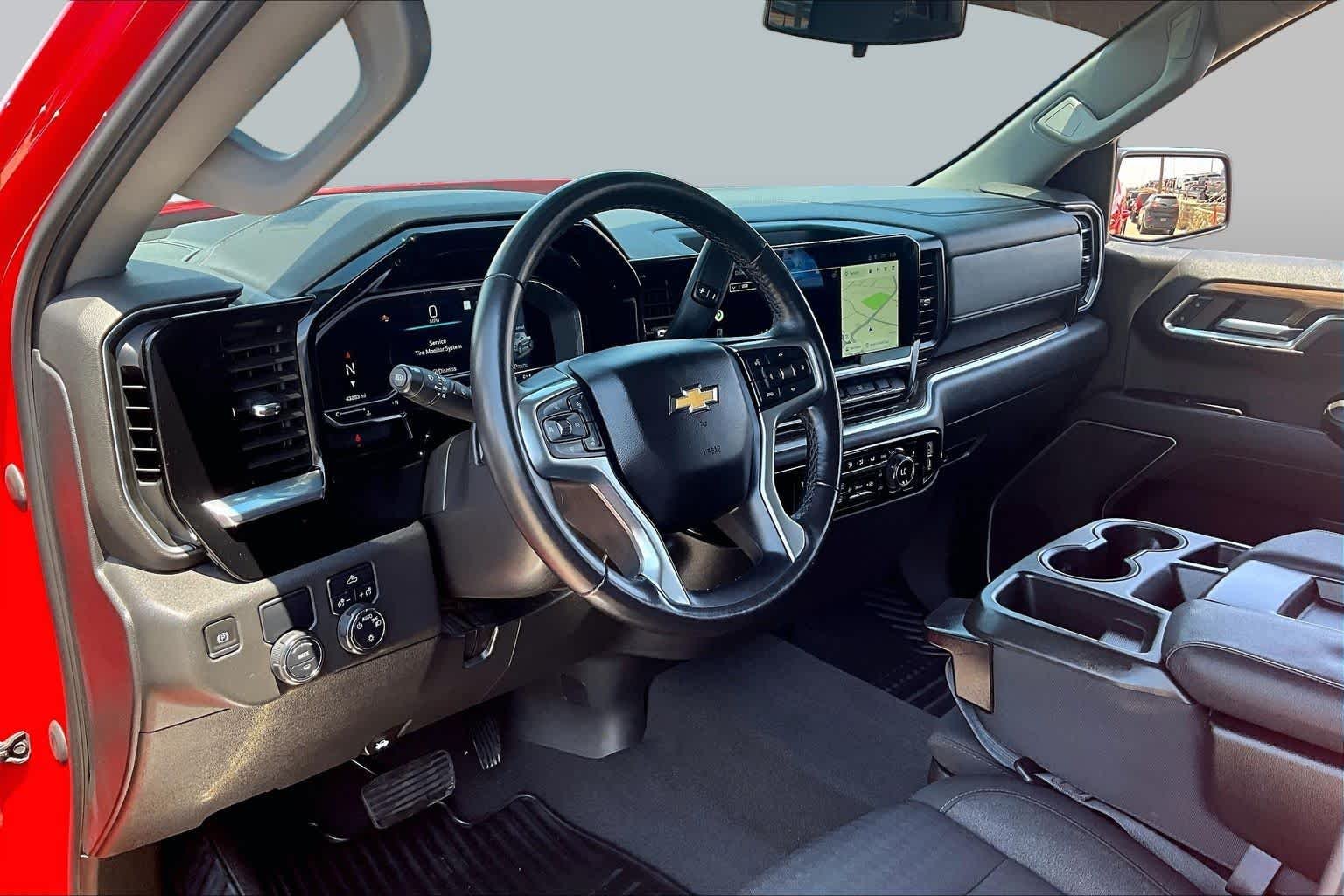 Used 2022 Red Chevrolet LT image 17