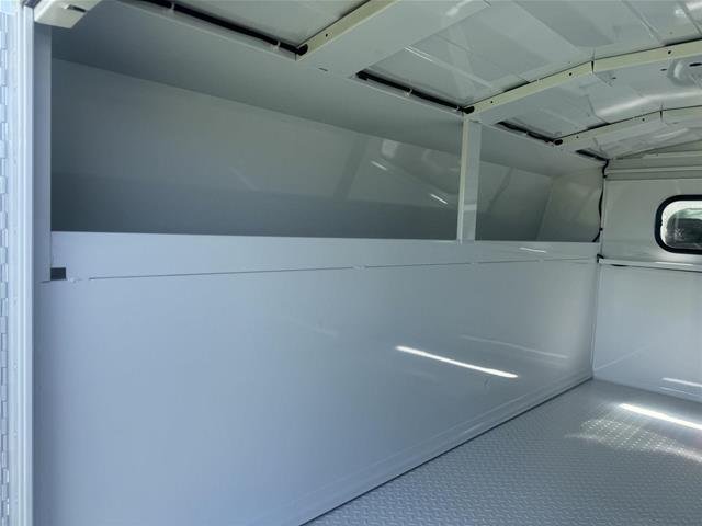 New 2026 Oxford White Ford F-350® XL image 25