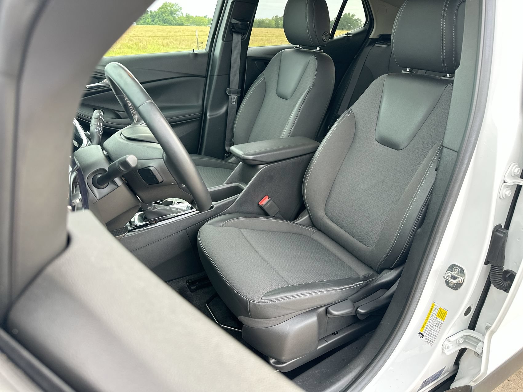 Used 2023 Summit White Buick Preferred image 11