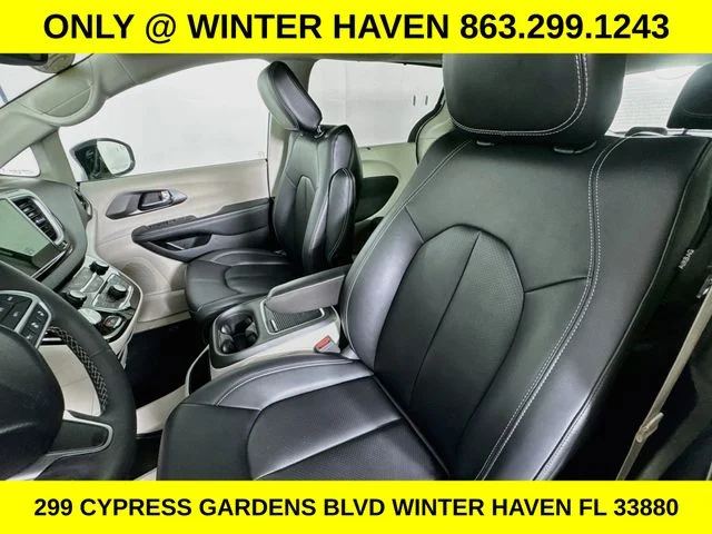 Used 2024 White Chrysler Touring L image 19