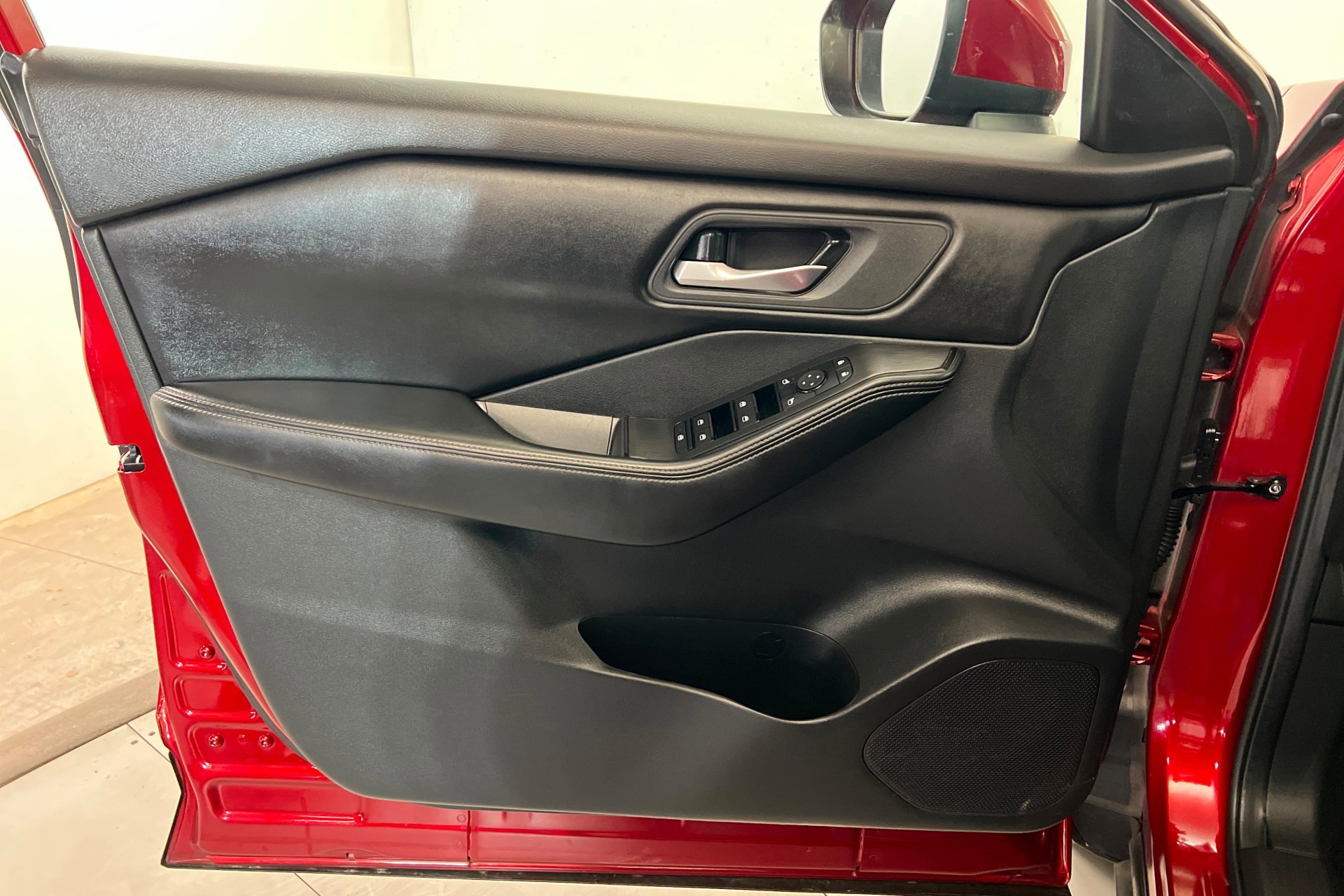 2024 Nissan Rogue SV - Photo 15