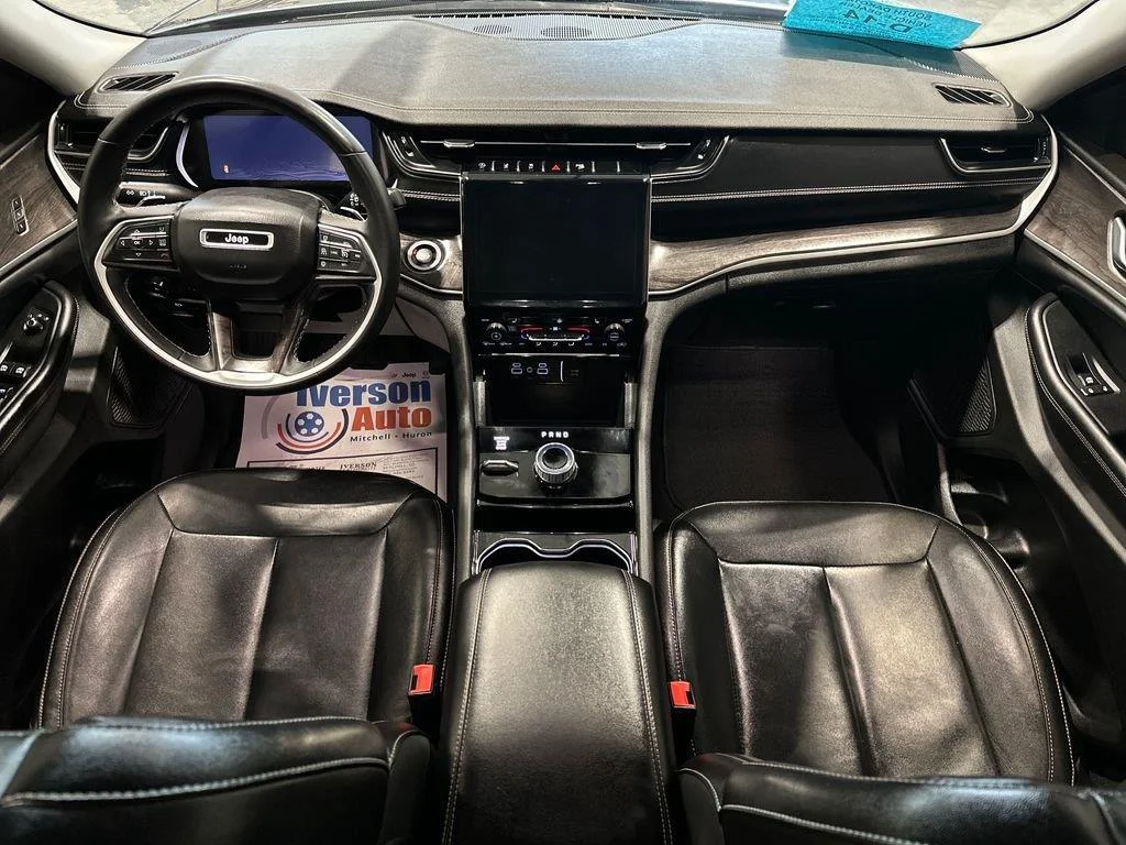 Used 2023 Gray Metallic Jeep Limited image 33