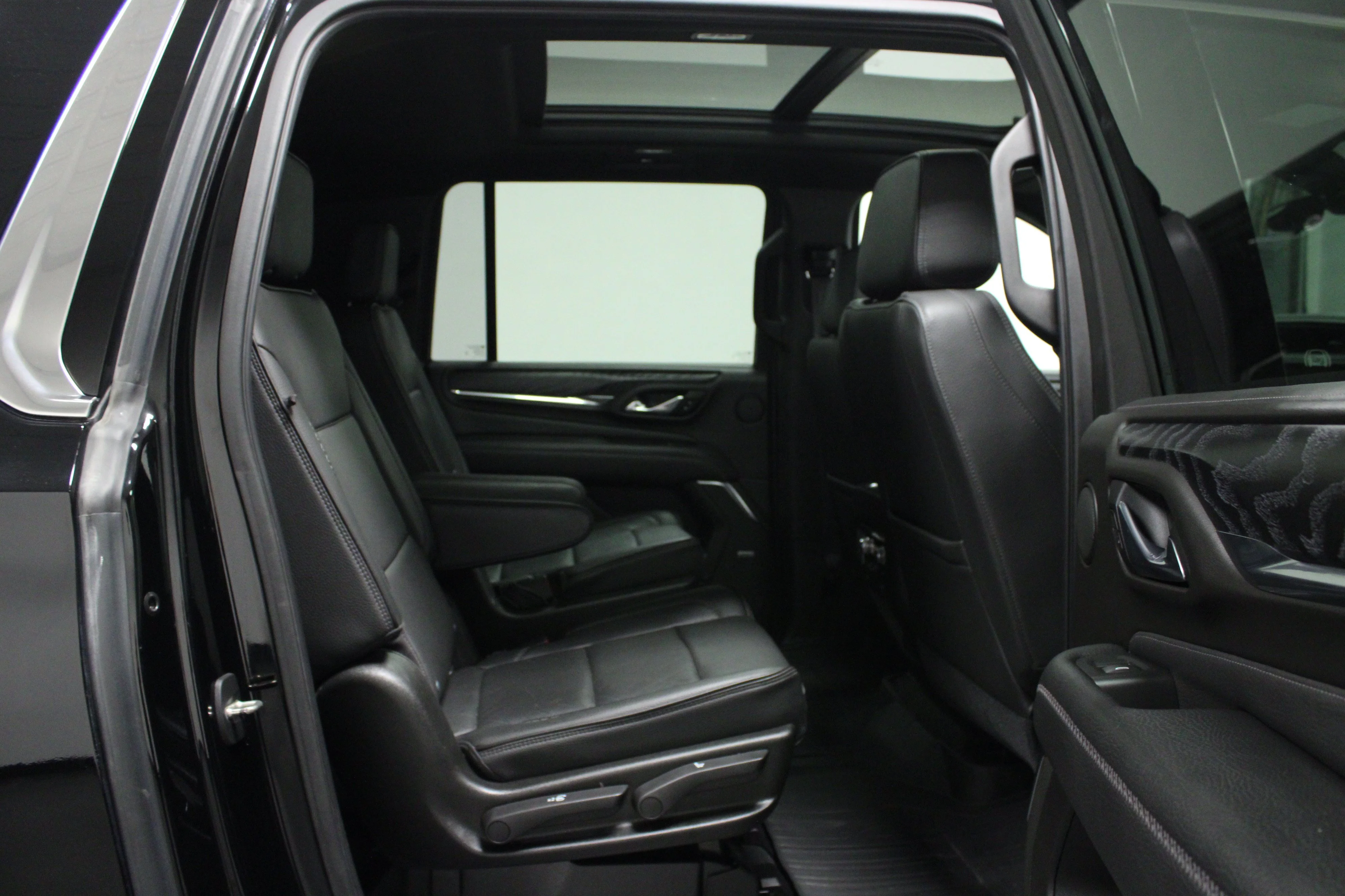 Used 2021 Onyx Black GMC Denali image 16