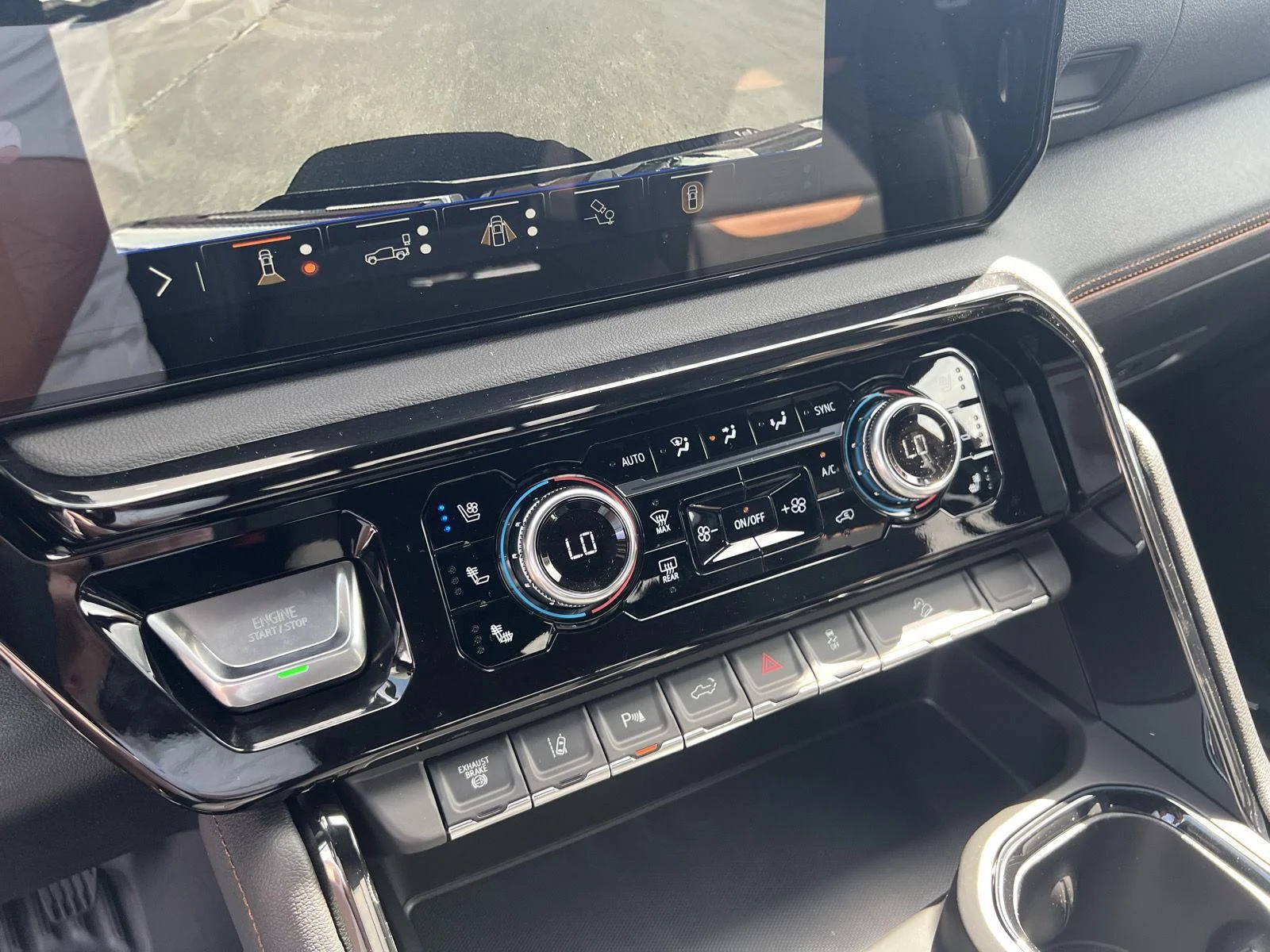 2026 GMC Sierra 3500HD AT4 - Photo 25