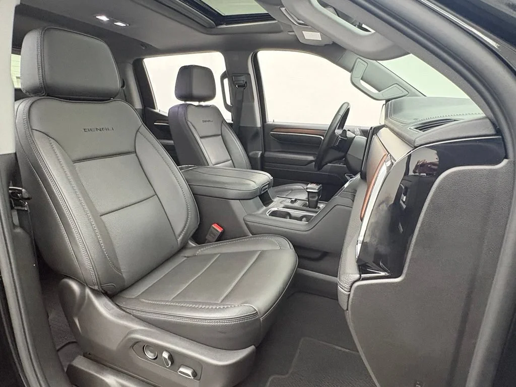 Used 2024 Onyx Black GMC Denali image 35