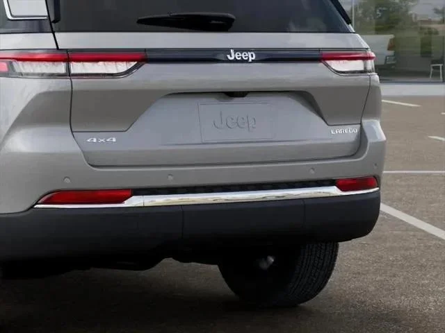 New 2026 Silver Zynith Exterior Paint Jeep Laredo image 91