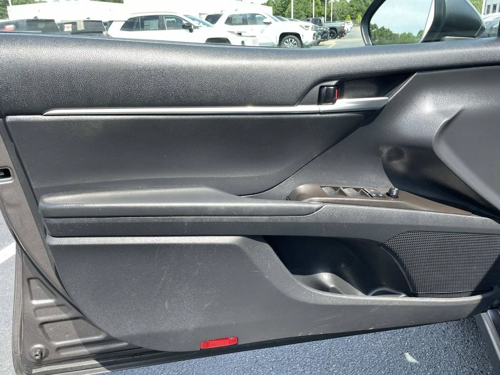 Used 2023  Toyota SE image 18