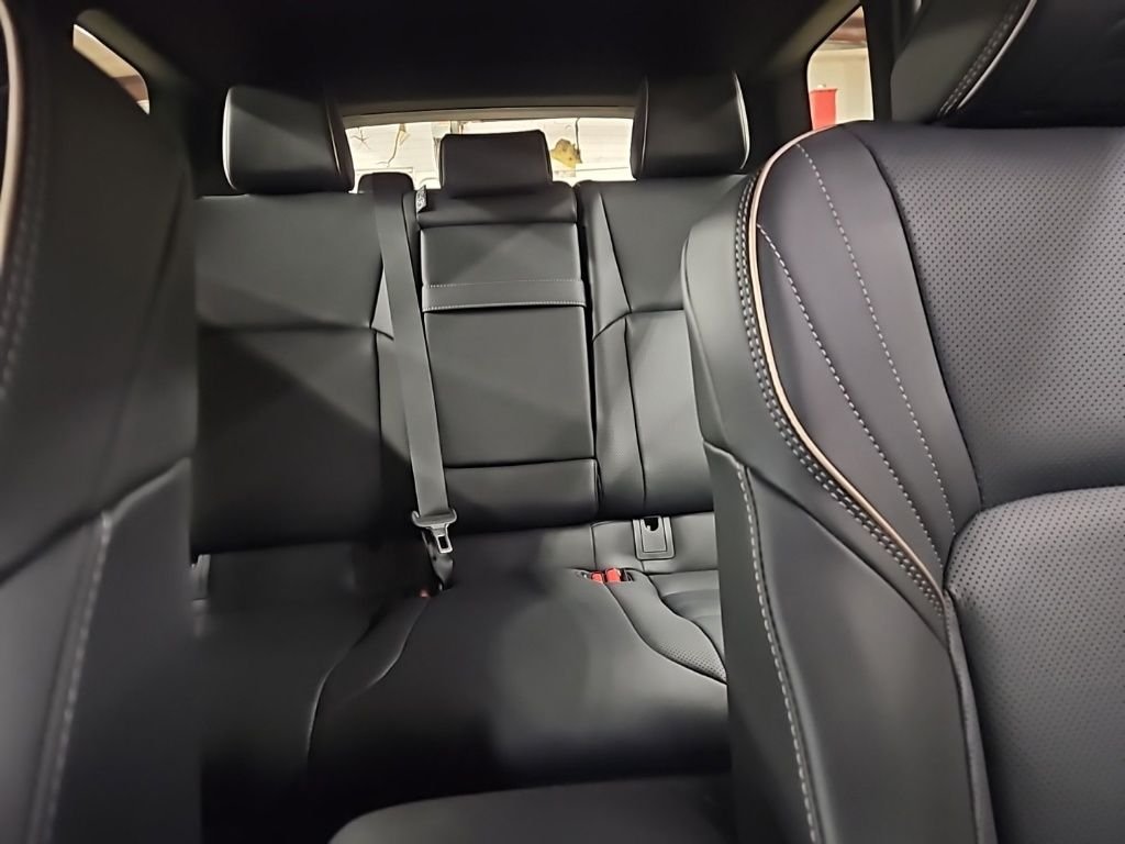 2025 Toyota Crown Signia XLE - Photo 15