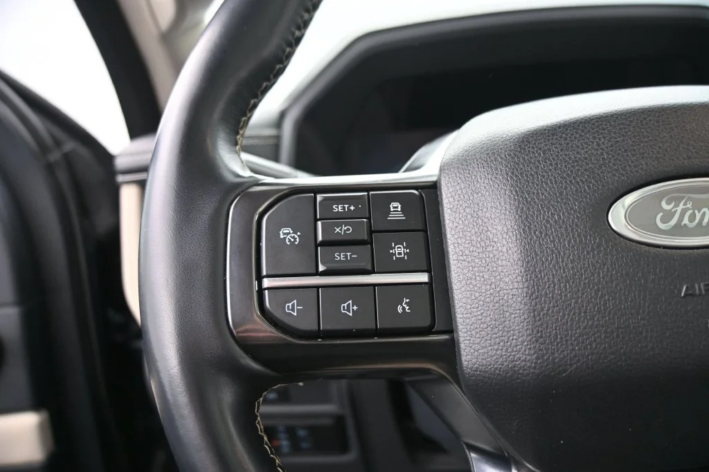 Used 2024  Ford Platinum image 24