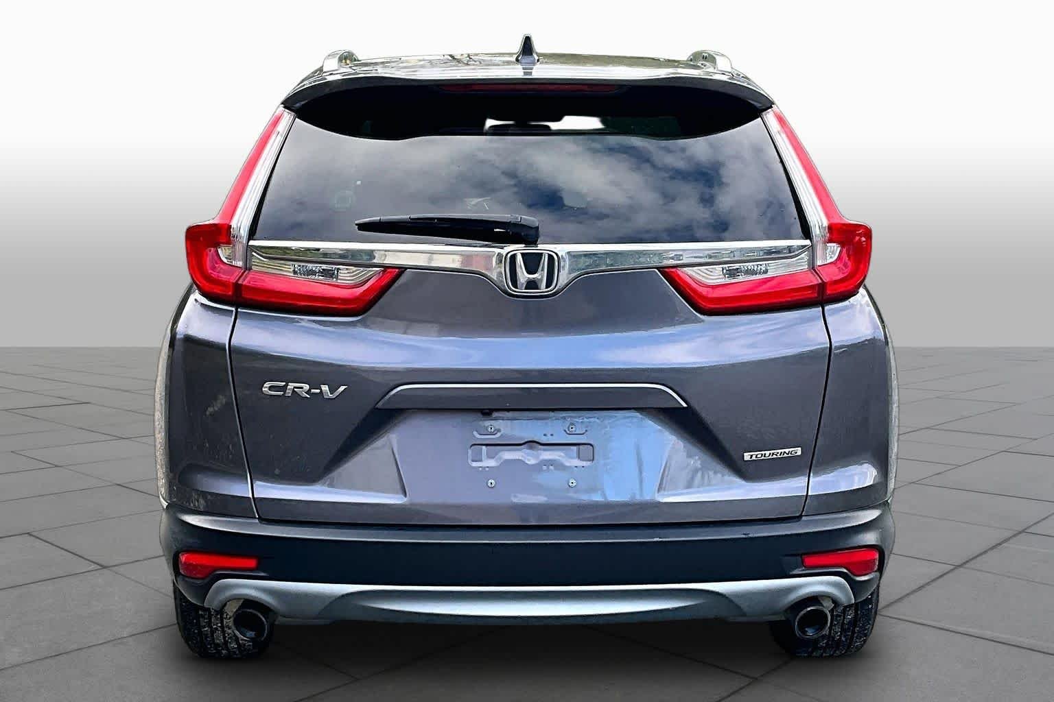 Used 2018 Gunmetal Metallic Honda Touring image 5
