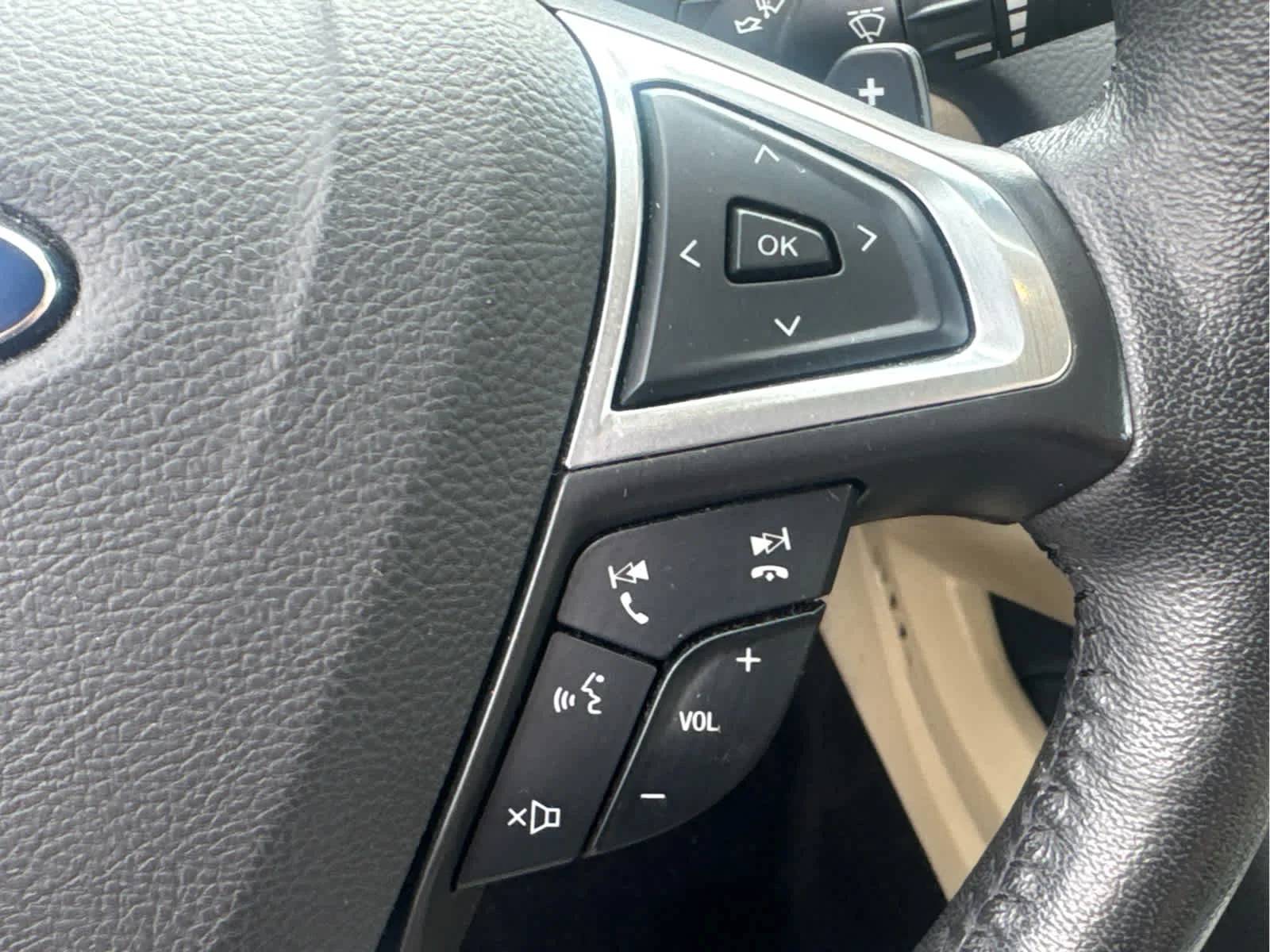 Used 2014 Oxford White Ford SE image 14