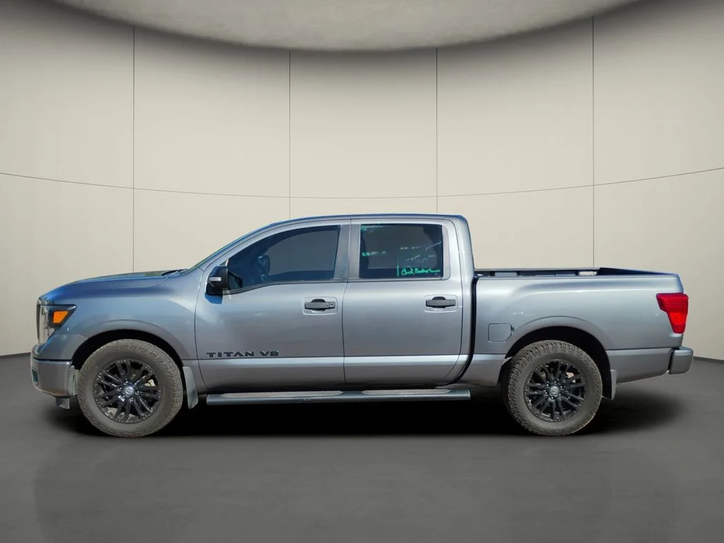 Used 2018 Gray Nissan SV image 4