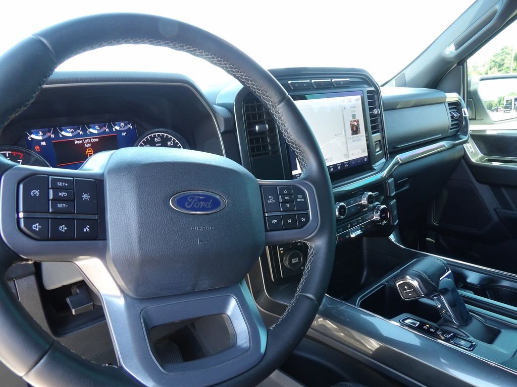 Used 2023 Oxford White Ford XLT image 19