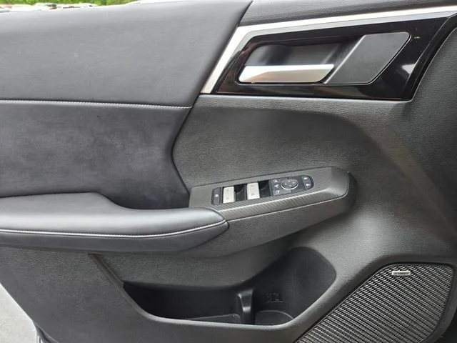 Used 2025 Gray Mitsubishi SE image 35