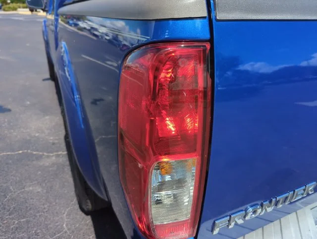 Used 2012 Blue Nissan SV image 18
