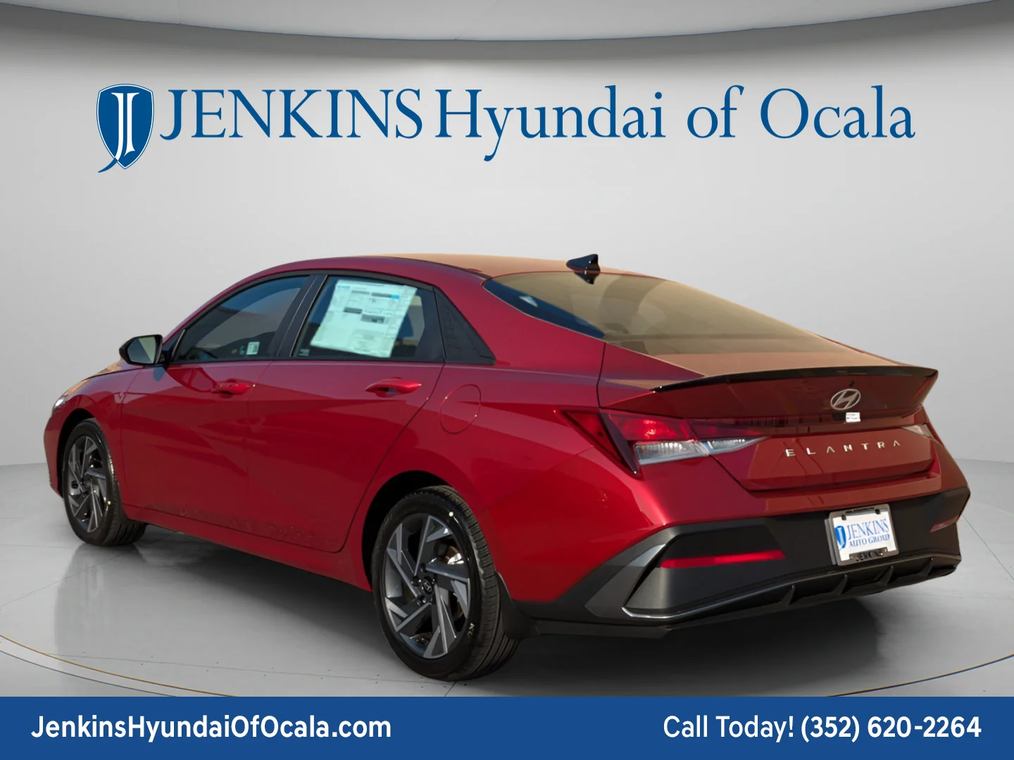 Used 2025 Ultimate Red Hyundai SEL Convenience image 5