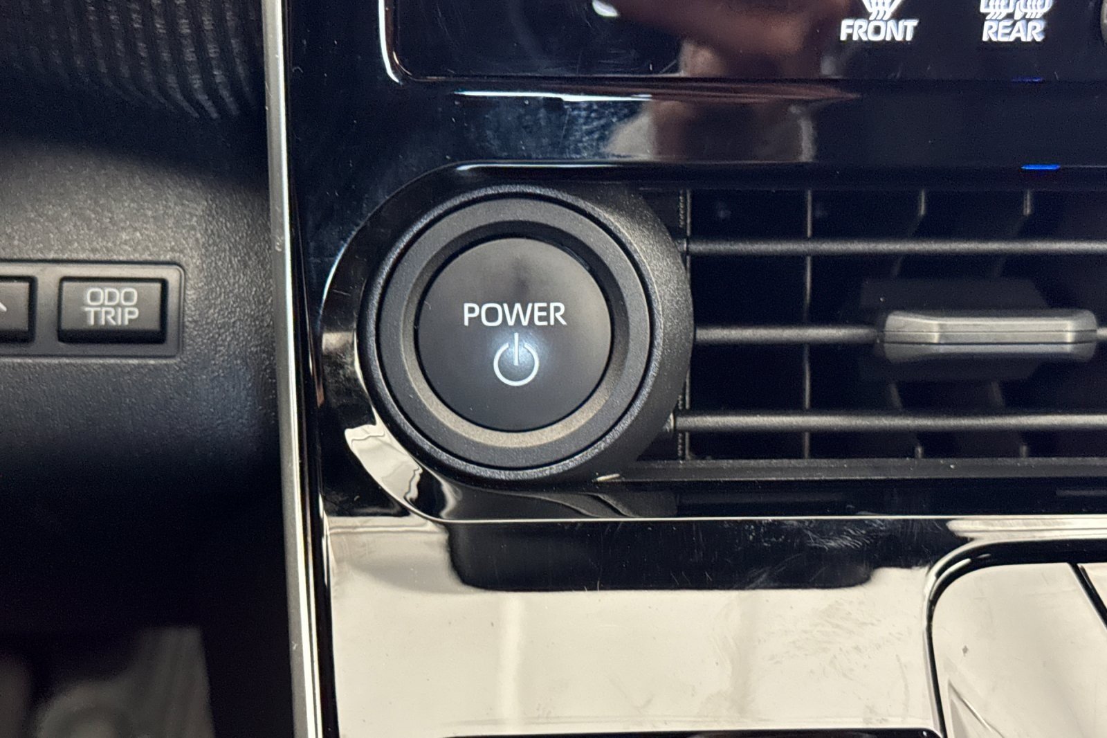 Certified Used 2024 Wind Chill Pearl Toyota XLE image 21