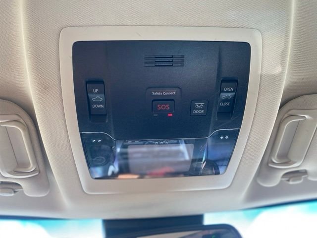 Used 2018 White Lexus 300 Base image 24