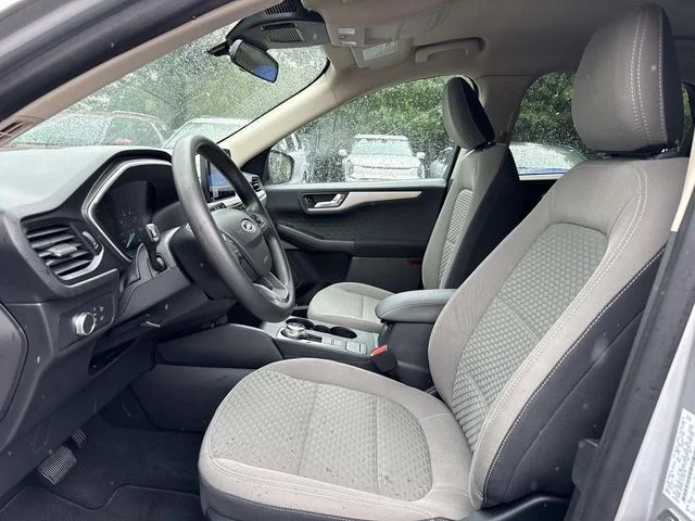 Used 2020 Silver Ford SE image 13