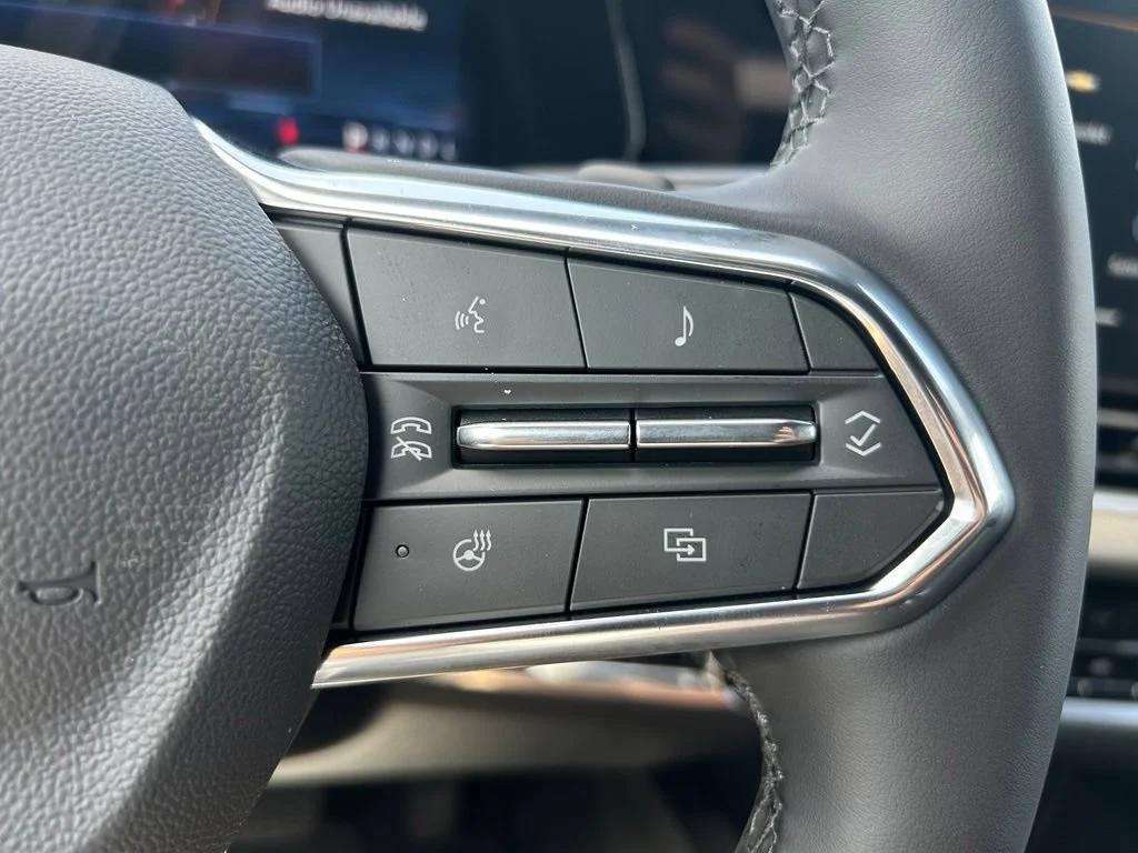 New 2027 Summit White Chevrolet LT image 20