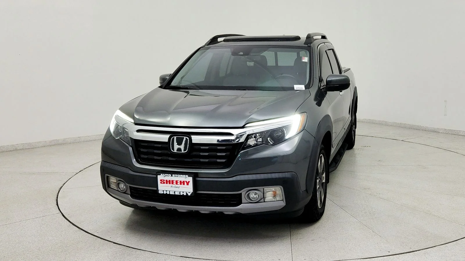 Used 2019 Silver Honda RTL-E image 2