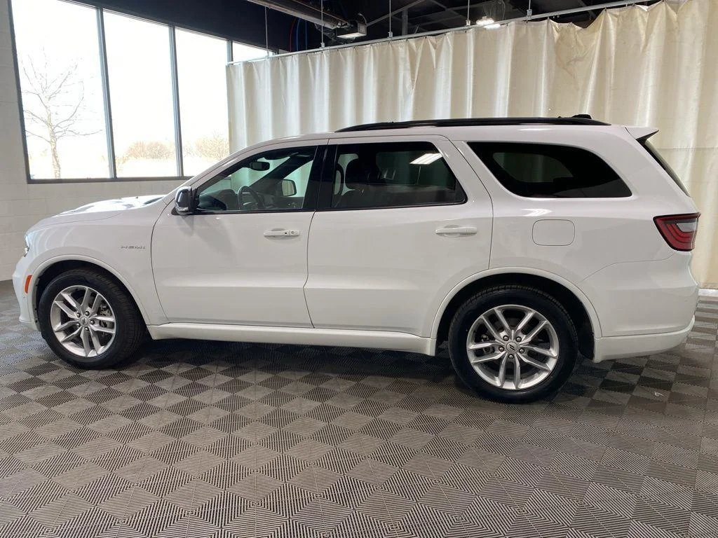 Used 2025 White Knuckle Clearcoat Dodge R/T Plus image 7