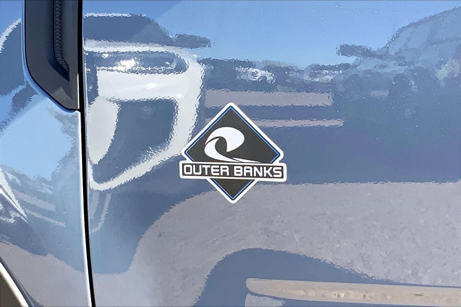 New 2025 Azure Gray Metallic Tri-Coat Ford Outer Banks® image 15