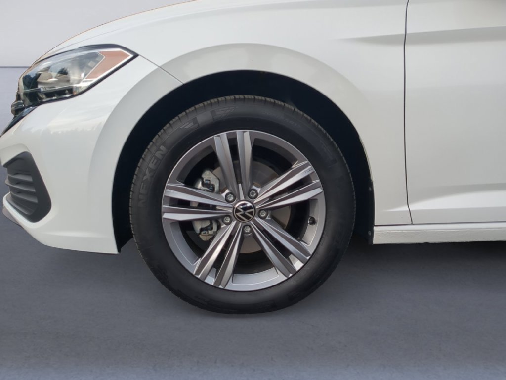 Used 2022 White Volkswagen 1.5T SE image 10