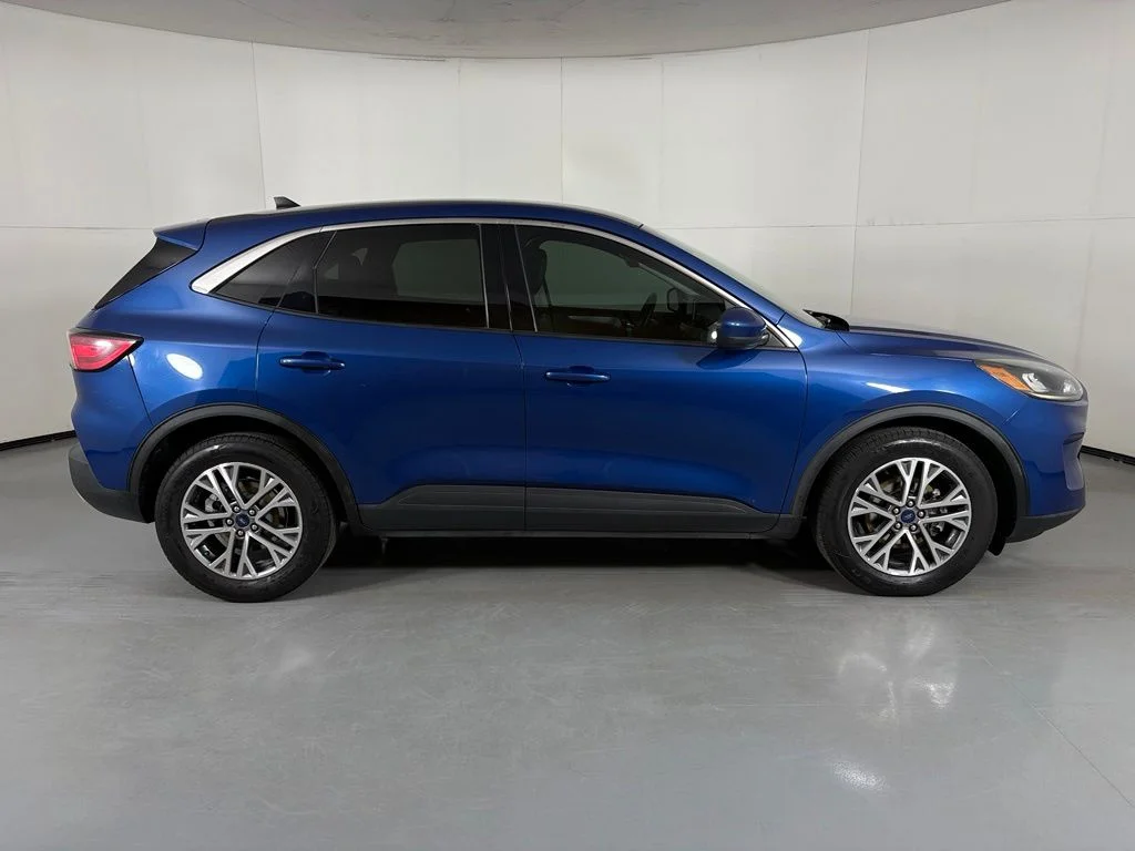 Used 2022 Blue Metallic Ford SEL image 9