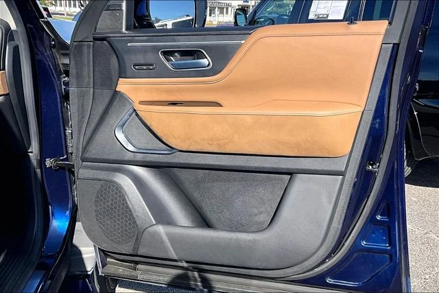 Used 2025 Blue INFINITI SENSORY image 27