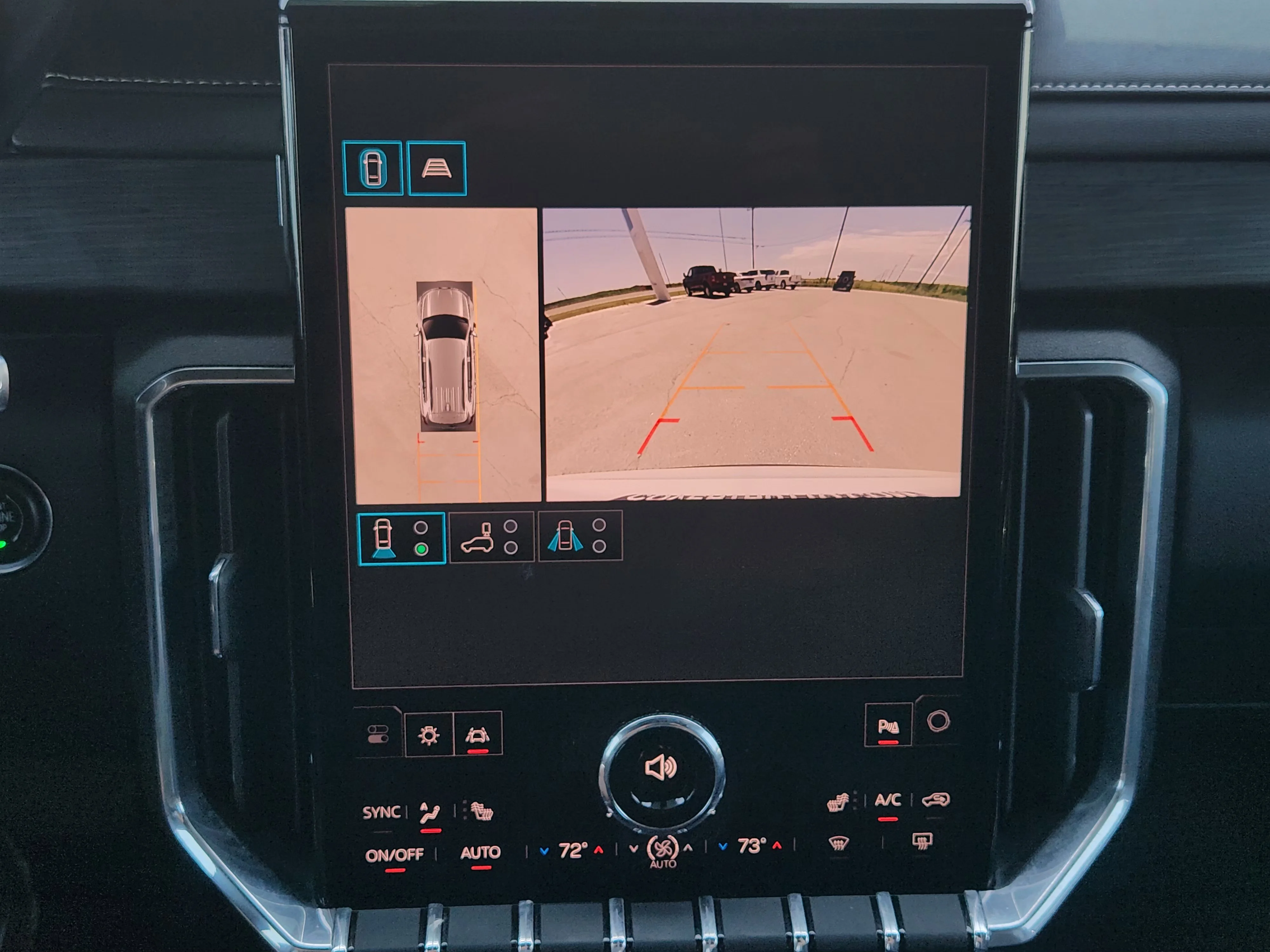 Used 2024 Summit White GMC Elevation image 19